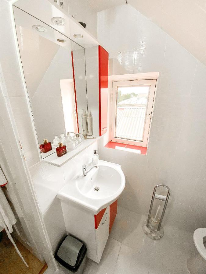 Cosy Bedroom For 2 With Balcony In A Family Villa Turnu Magurele Ngoại thất bức ảnh