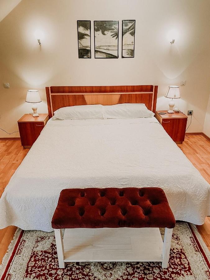 Cosy Bedroom For 2 With Balcony In A Family Villa Turnu Magurele Ngoại thất bức ảnh