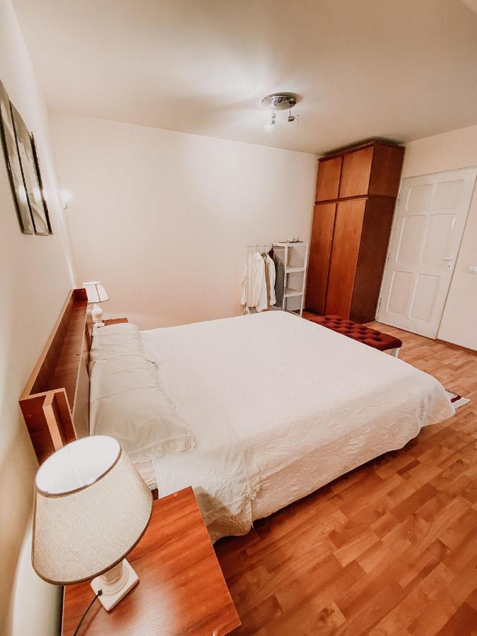 Cosy Bedroom For 2 With Balcony In A Family Villa Turnu Magurele Ngoại thất bức ảnh