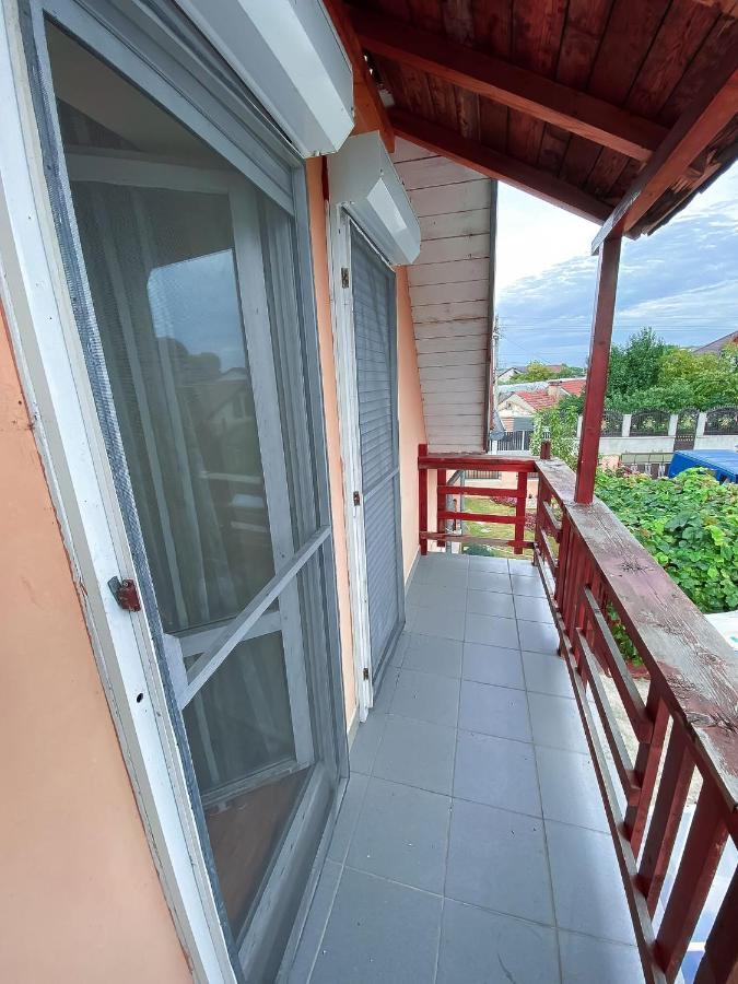 Cosy Bedroom For 2 With Balcony In A Family Villa Turnu Magurele Ngoại thất bức ảnh