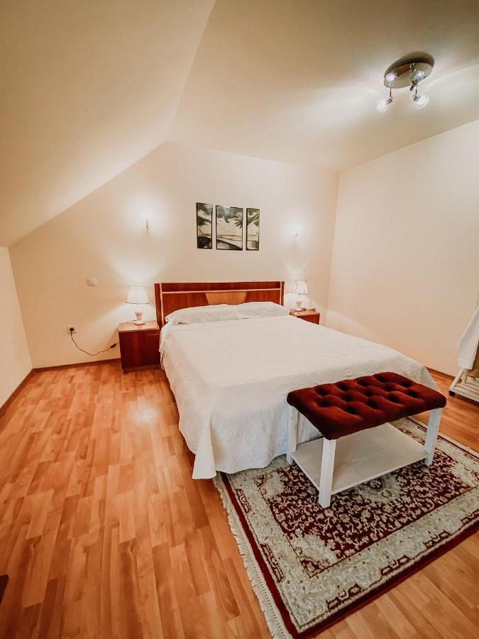 Cosy Bedroom For 2 With Balcony In A Family Villa Turnu Magurele Ngoại thất bức ảnh