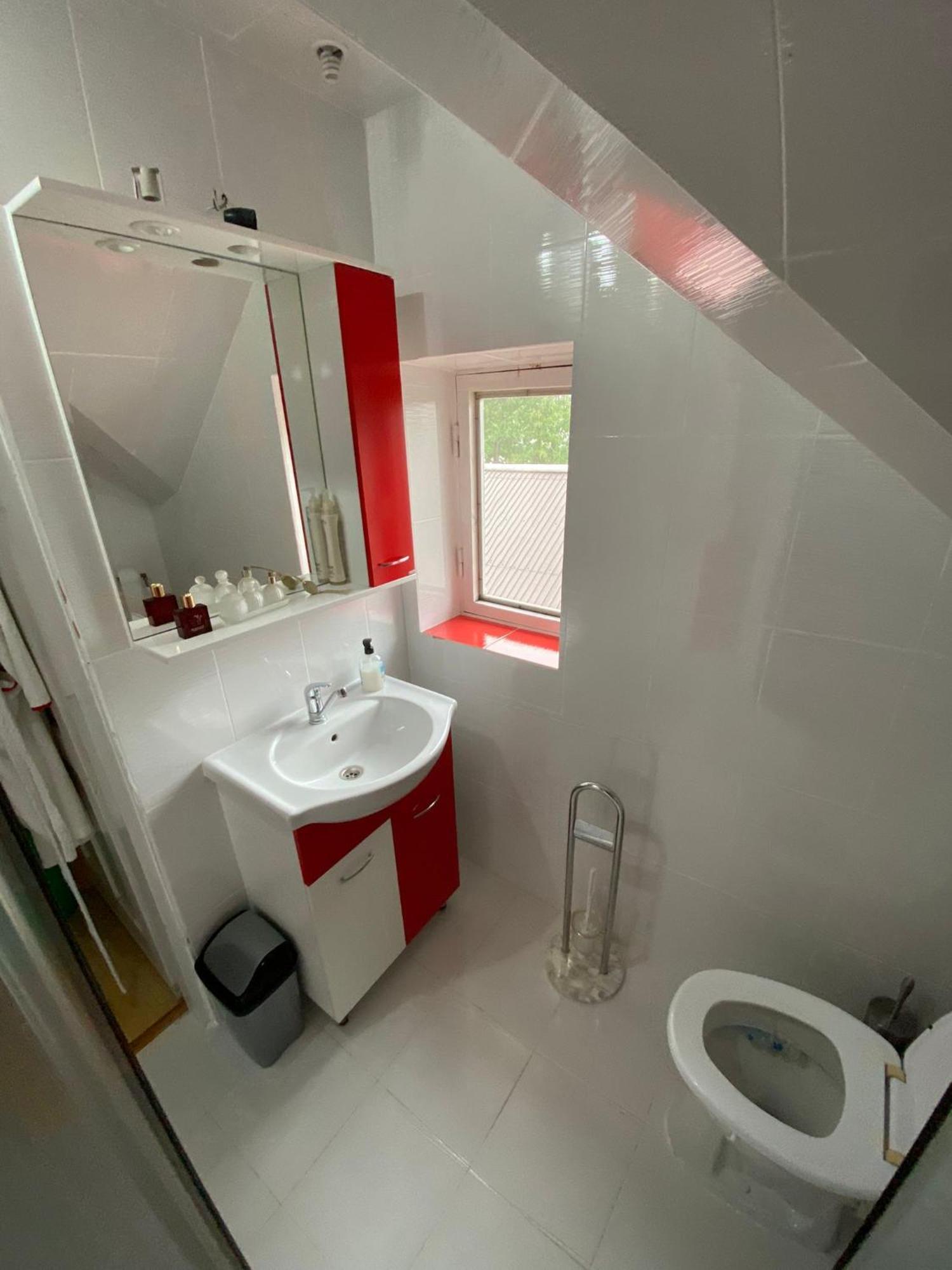 Cosy Bedroom For 2 With Balcony In A Family Villa Turnu Magurele Ngoại thất bức ảnh